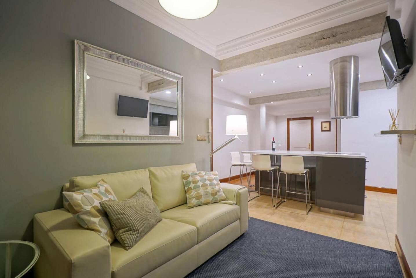 Amplio Apartamento En Gros Con Parking Privado Сан-Себастьян Екстер'єр фото