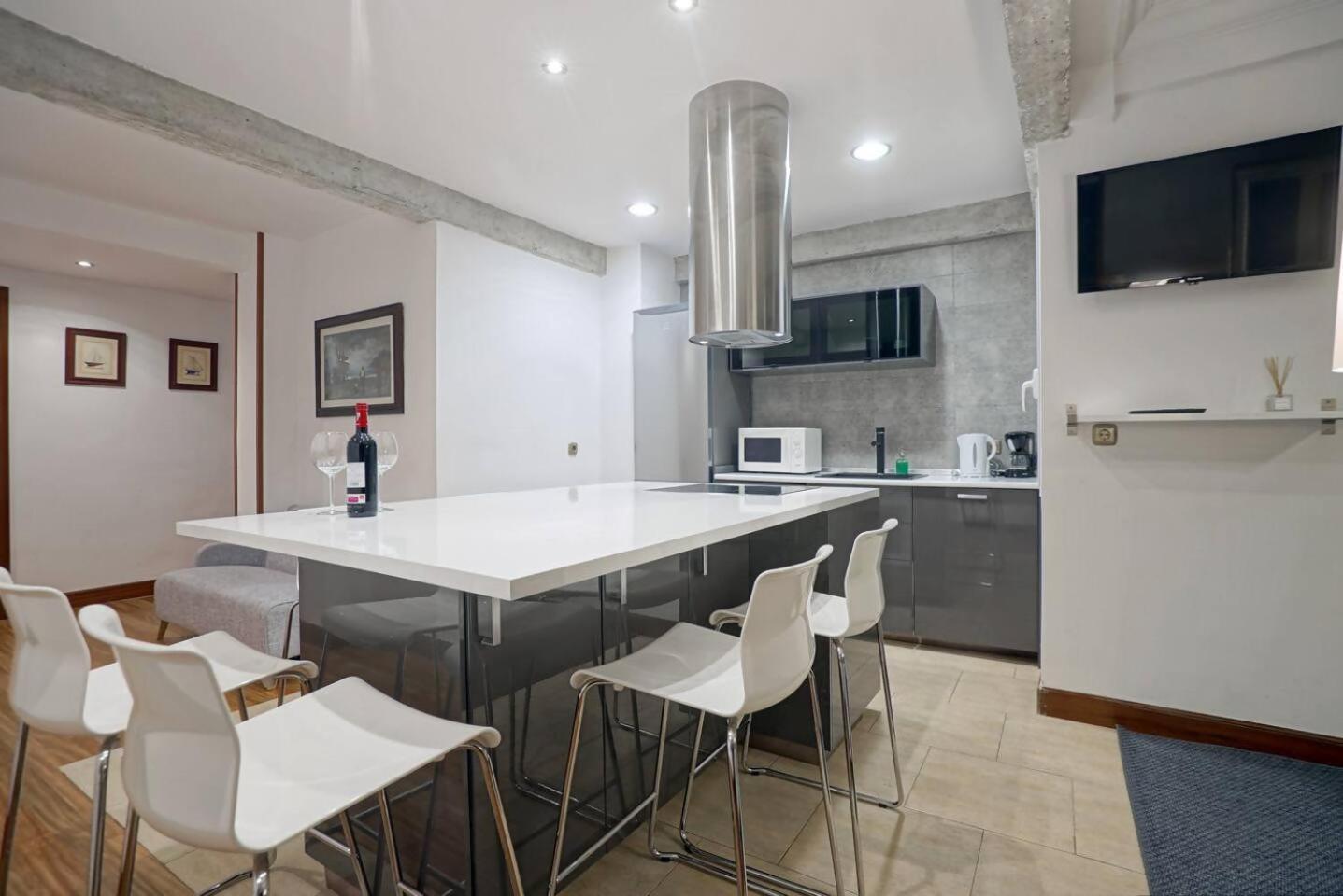 Amplio Apartamento En Gros Con Parking Privado Сан-Себастьян Екстер'єр фото