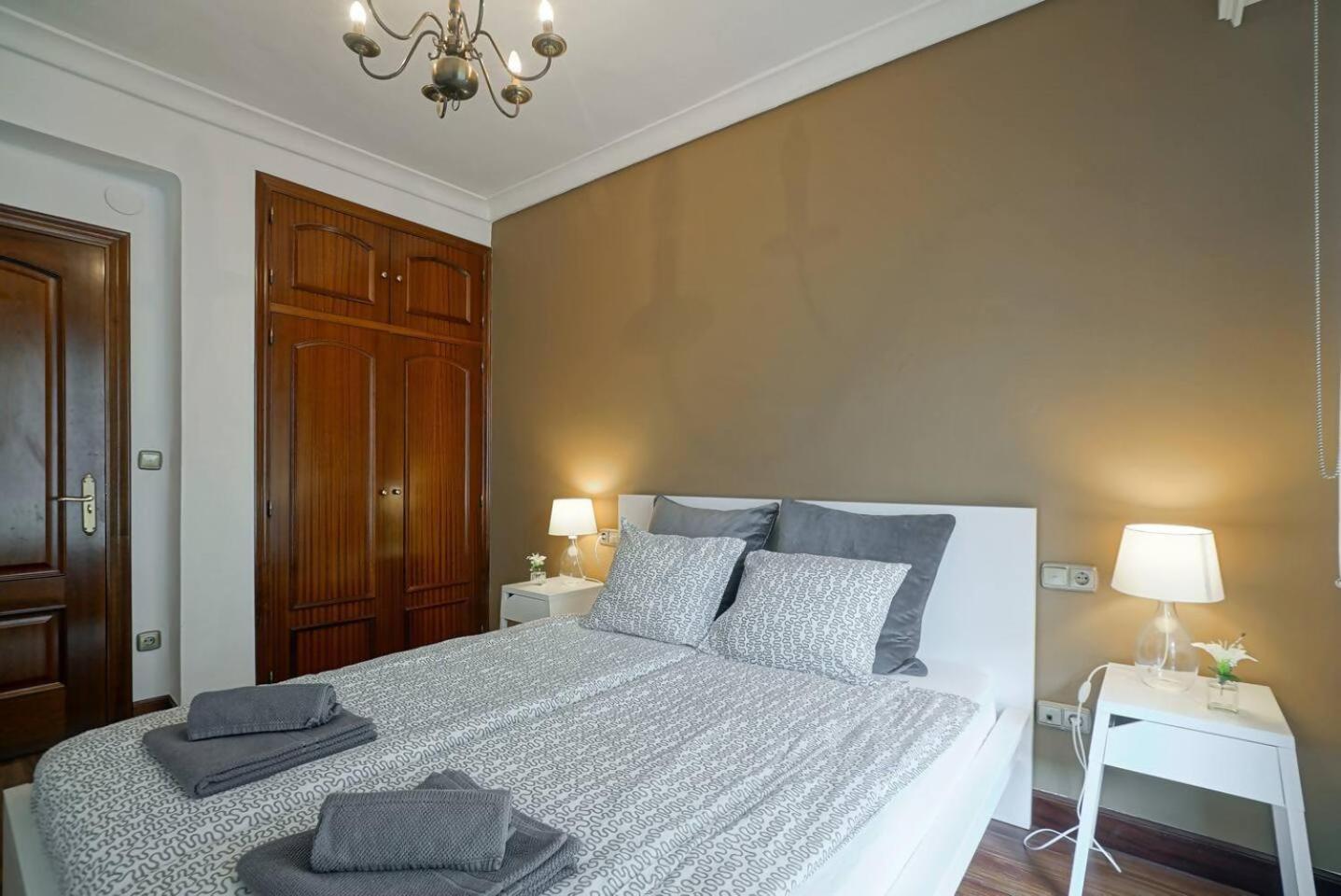 Amplio Apartamento En Gros Con Parking Privado Сан-Себастьян Екстер'єр фото