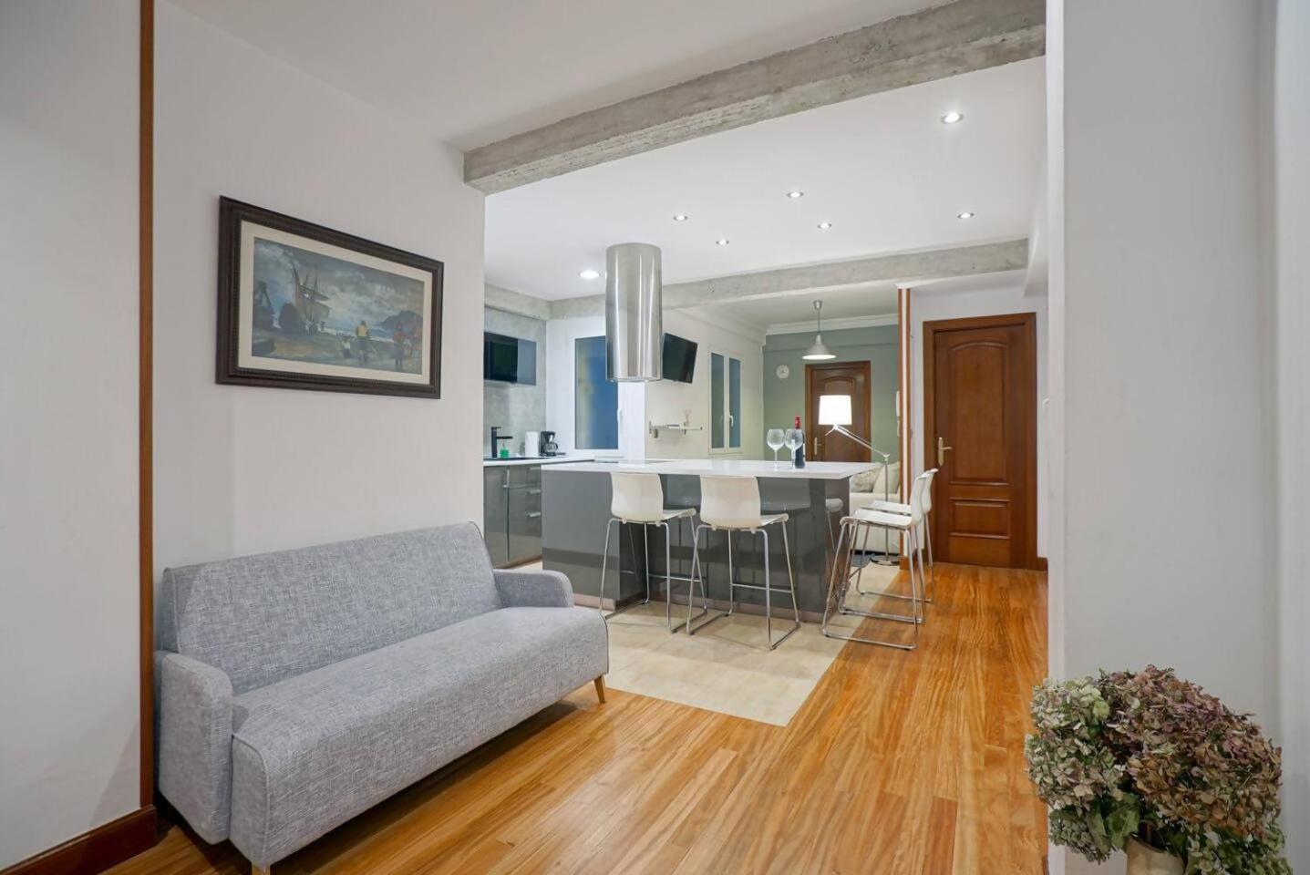 Amplio Apartamento En Gros Con Parking Privado Сан-Себастьян Екстер'єр фото